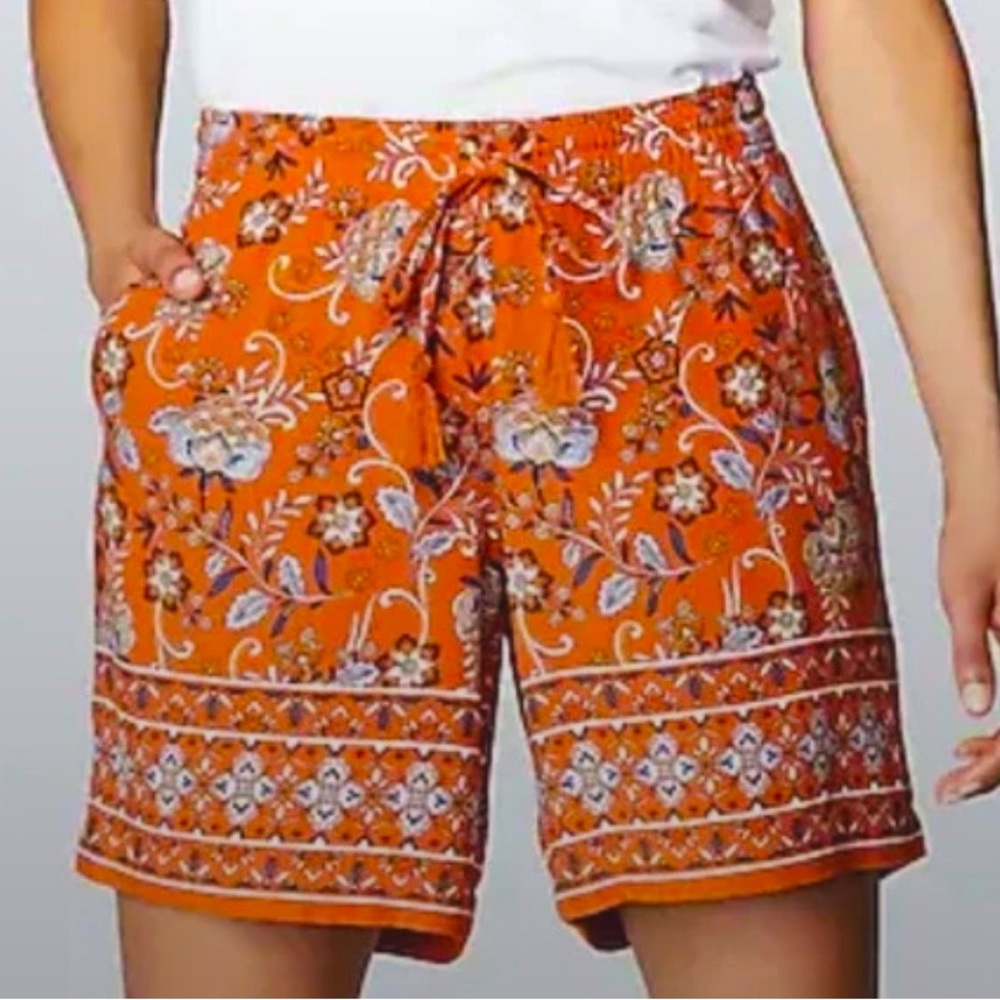 JJill soft rayon twill orange floral shorts, size petite m
